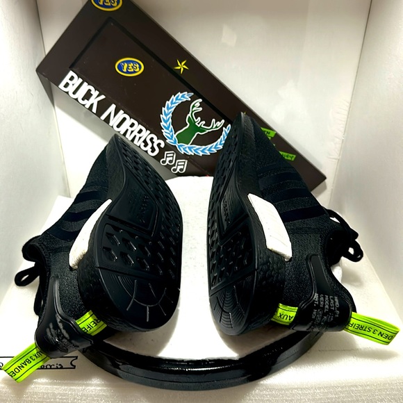 NMD_R1 Rare ADIDAS | VNDS Limited Run | 'Black Signal Green white ' EF4268 Size - Picture 8 of 14